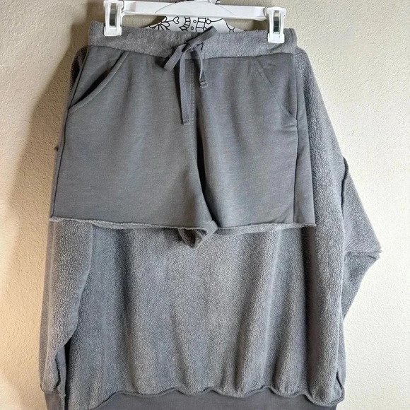 Free People Kelly sweatshirt/shorts in grey size small & extra small - Picture 2 of 9